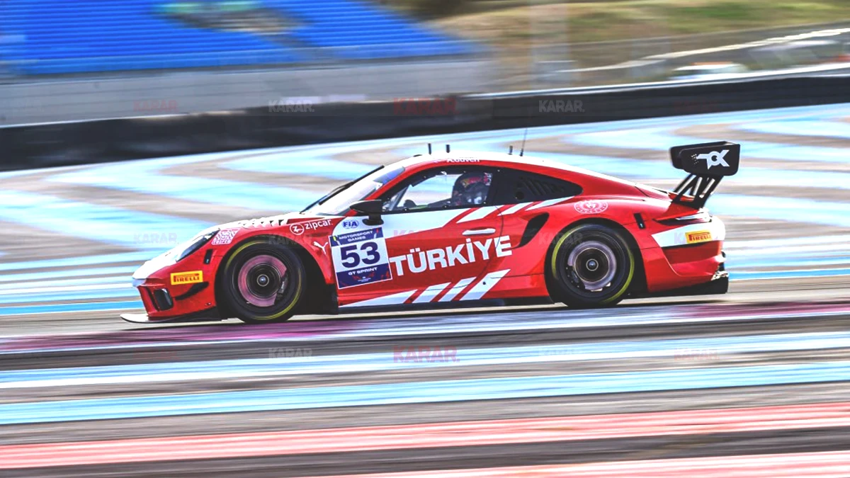 ayhancan-guven-porsche-gt3-cup-istanbul-park-yaris-tosfed.jpg
