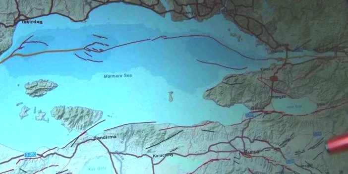 6 Şubat depremi tahmini ile gündem olmuştu! Gemlik depremi sonrası 2 bölgeyi işaret etti: 6.8 büyüklüğüne kadar çıkabilir