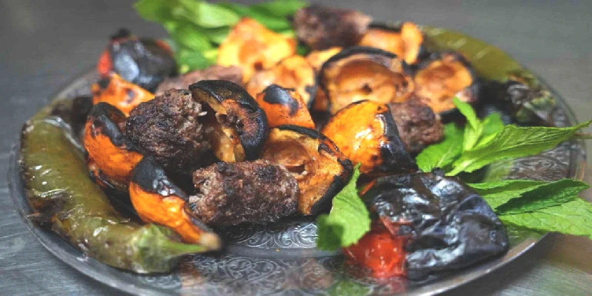 ahmet-cadir-yenidunya-kebabi.jpg